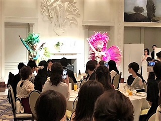 結婚式にプロの余興を呼ぶことができる依頼サービス利用例