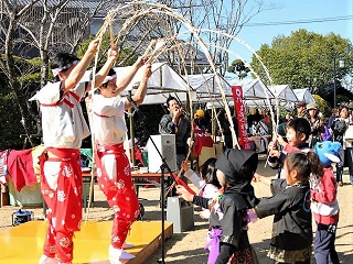 南京玉すだれの出張派遣と呼ぶ費用の見積を依頼するなら、イベント本舗