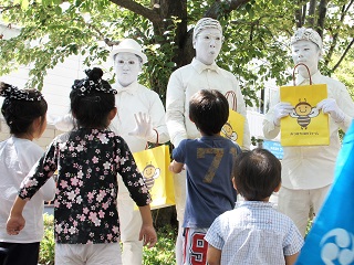 スタチュー（彫像芸）パフォーマーを呼ぶ、出張派遣の費用見積の依頼は、イベント本舗