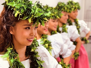 フラダンサーの出張（出演）と呼ぶための費用の見積の依頼は、イベント本舗