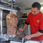 焼きそばキッチンカーの他に、ケバブキッチンカーを呼ぶことができる出張派遣サービスの依頼は、イベント本舗